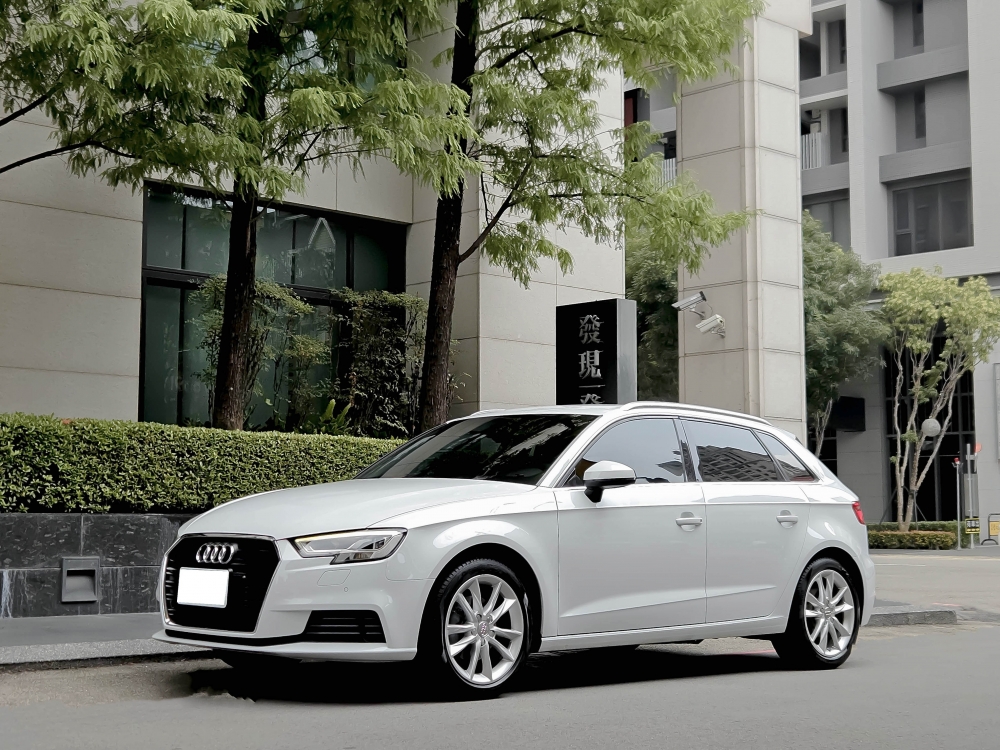 2018 AUDI 