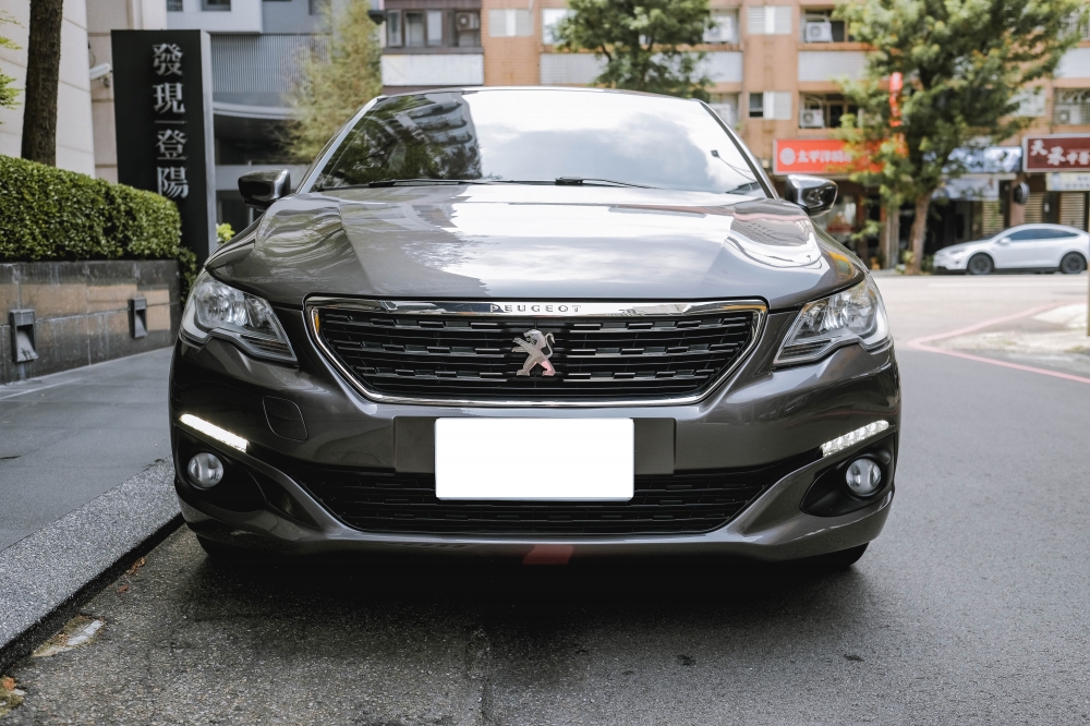 2018 PEUGEOT 301