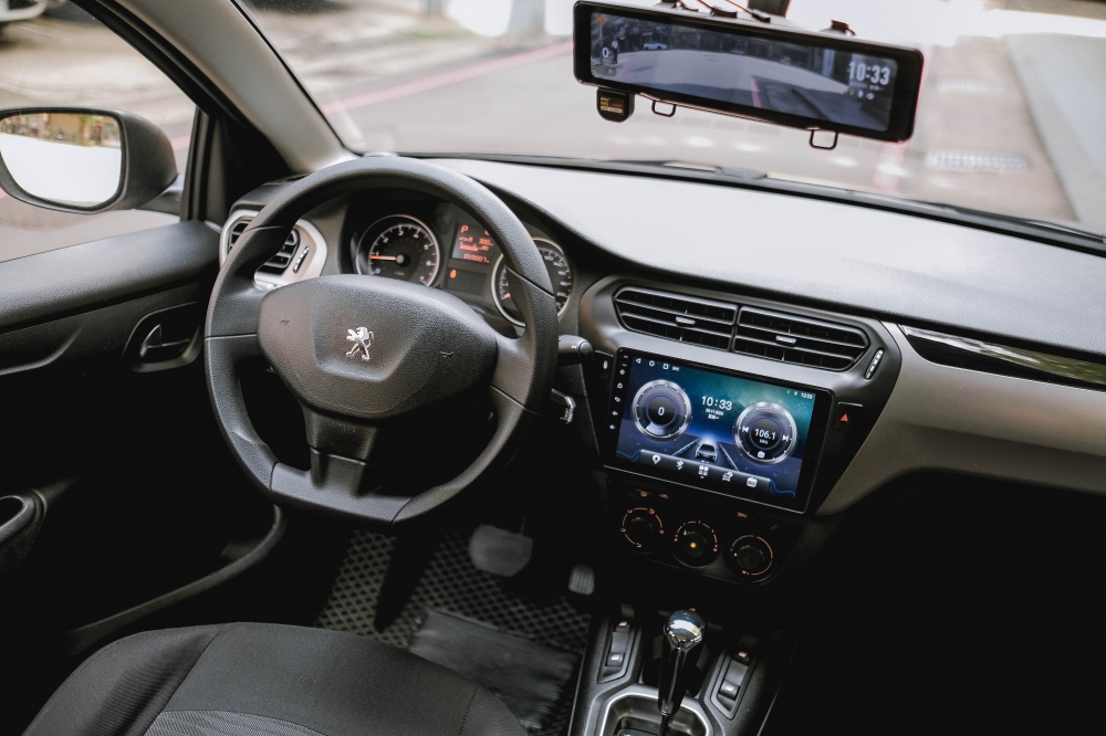 2018 PEUGEOT 301