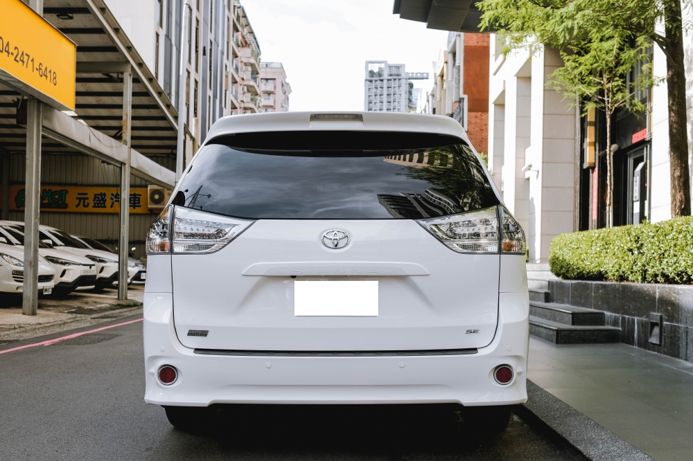 2017 TOYOTA SIENNA
