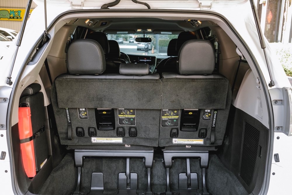 2017 TOYOTA SIENNA
